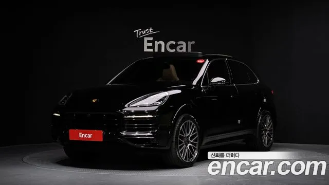 Porsche Cayenne 2021 — фото 1