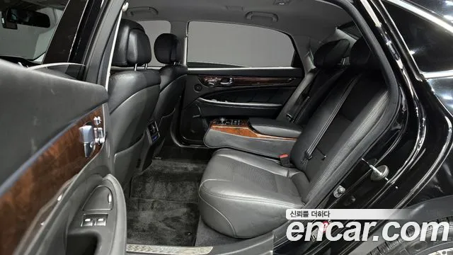 Hyundai Equus 2013 — фото 12