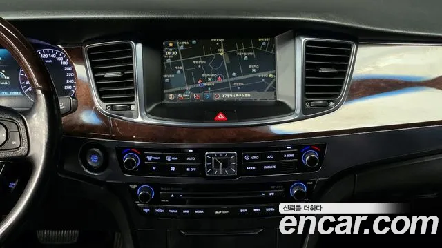 Hyundai Equus 2013 — фото 17