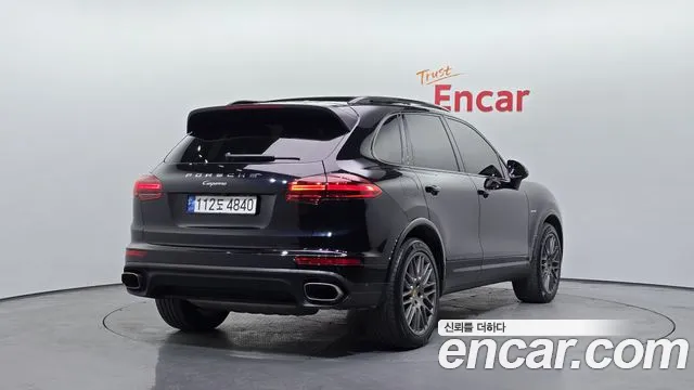 Porsche Cayenne 2017 — фото 2