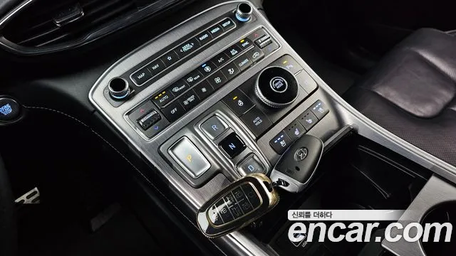 Hyundai Santafe 2022 — фото 9