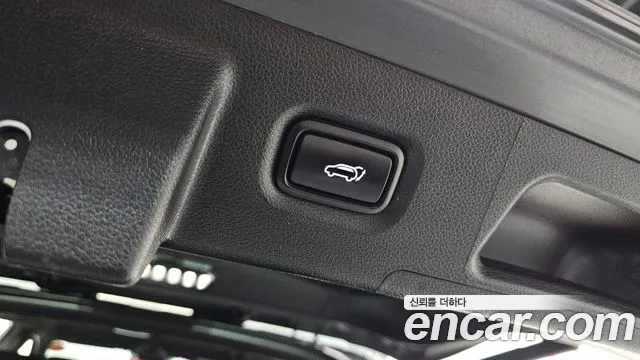 Hyundai Santafe 2022 — фото 20