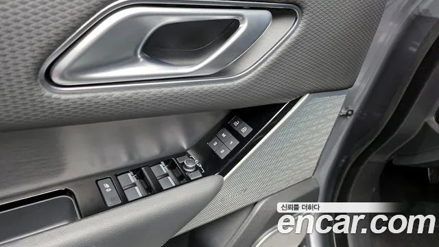 Land Rover Range Rover Velar 2021 — фото 17