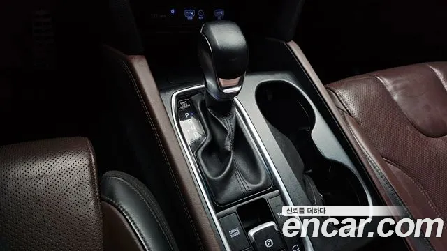 Hyundai Santafe 2019 — фото 9