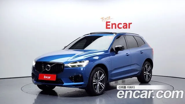 Volvo XC60 2021 — фото 1