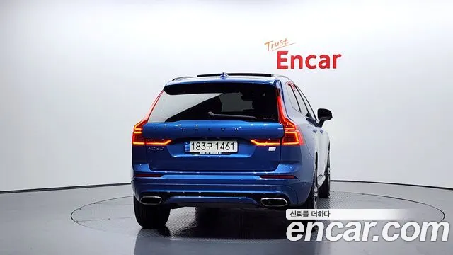 Volvo XC60 2021 — фото 4