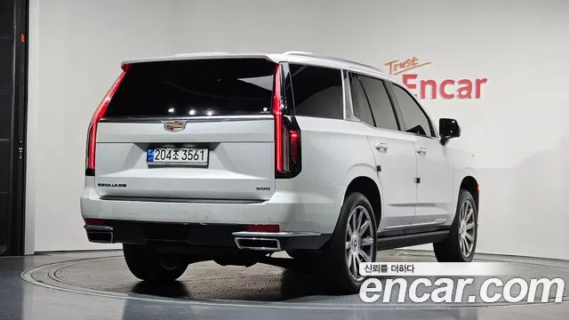 Cadillac Escalade 2023 — фото 1