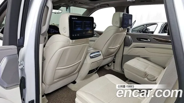 Cadillac Escalade 2023 — фото 18