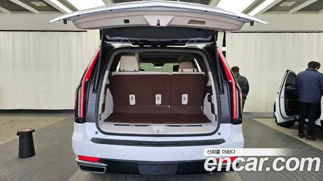Cadillac Escalade 2023 — фото 19