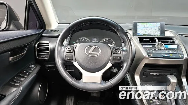 Lexus NX 2016 — фото 13