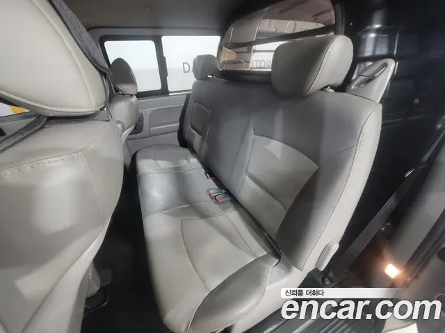 Hyundai Starex 2012 — фото 10