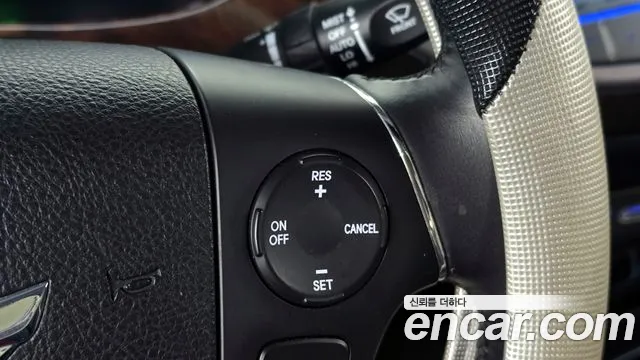 Hyundai Genesis 2011 — фото 15