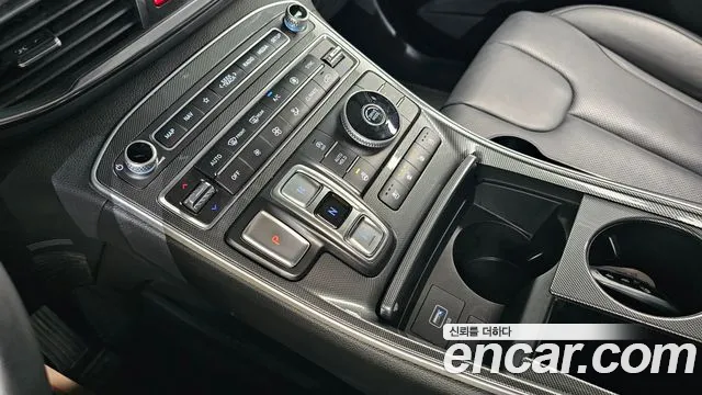 Hyundai Santafe 2022 — фото 9
