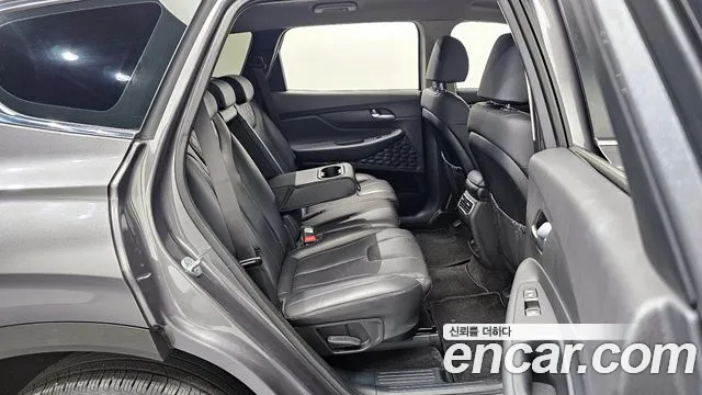 Hyundai Santafe 2022 — фото 11