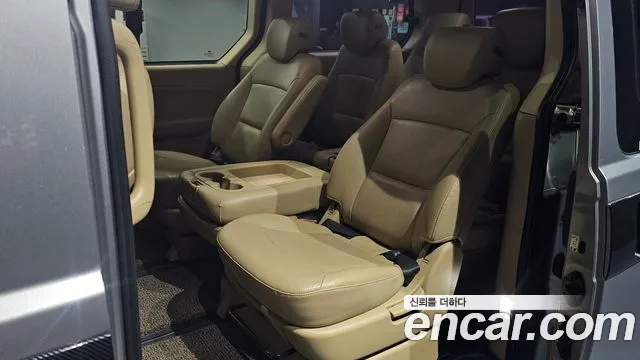 Hyundai Starex 2016 — фото 12