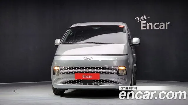 Hyundai Staria 2023 — фото 3