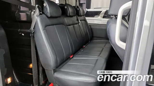 Hyundai Staria 2023 — фото 12