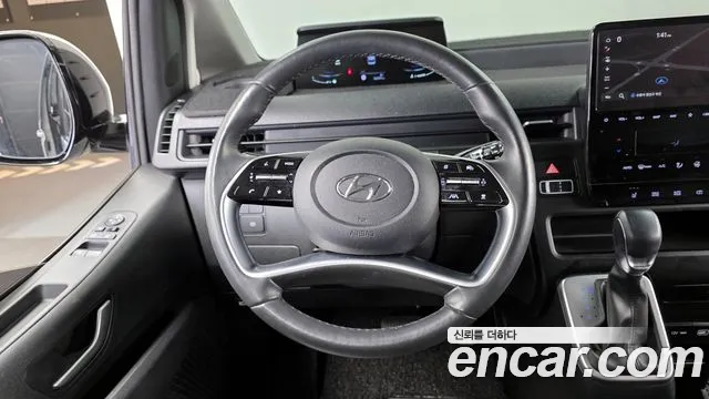 Hyundai Staria 2023 — фото 13