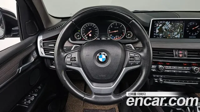 BMW X5 2017 — фото 12