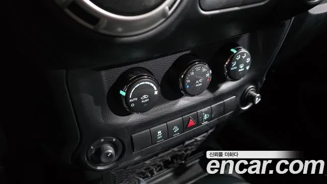 Jeep Wrangler 2017 — фото 19