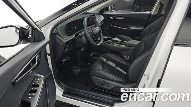 Kia EV6 2025 — фото 11