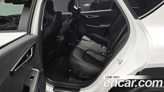 Kia EV6 2025 — фото 12