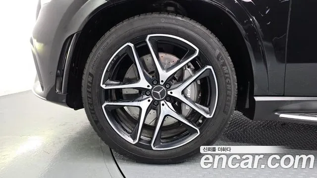 Mercedes-Benz GLE-Class 2023 — фото 5