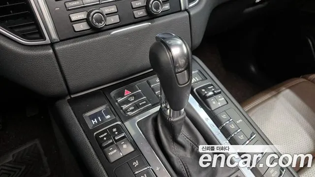 Porsche Macan 2015 — фото 9