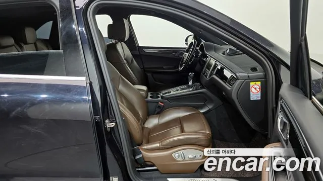 Porsche Macan 2015 — фото 11
