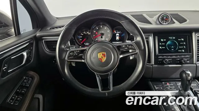 Porsche Macan 2015 — фото 13