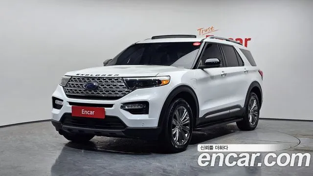 Ford Explorer 2021 — фото 1