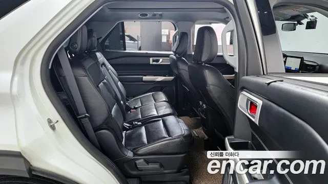 Ford Explorer 2021 — фото 12