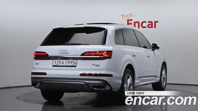 Audi Q7 2020 — фото 2