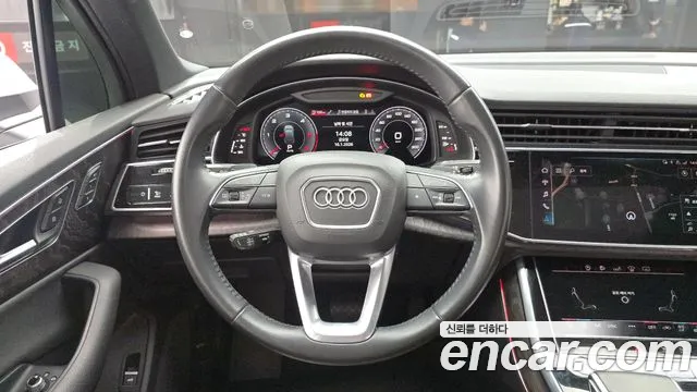 Audi Q7 2020 — фото 13