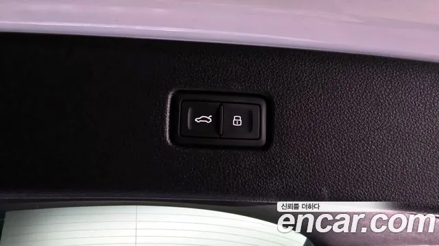Audi Q7 2020 — фото 20