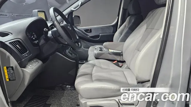 Hyundai Starex 2020 — фото 12