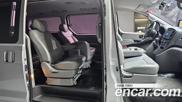 Hyundai Starex 2020 — фото 13