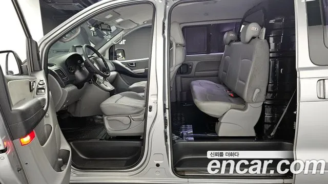 Hyundai Starex 2015 — фото 10