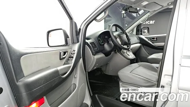Hyundai Starex 2015 — фото 11