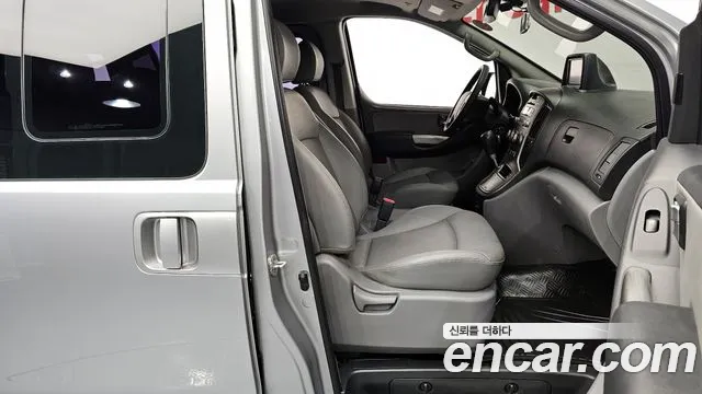 Hyundai Starex 2015 — фото 12