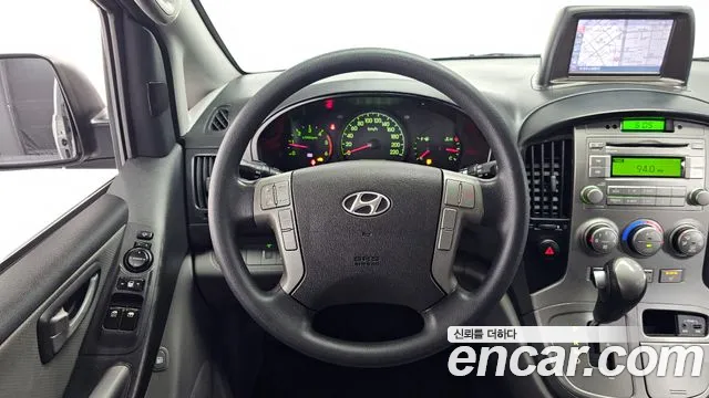 Hyundai Starex 2015 — фото 13