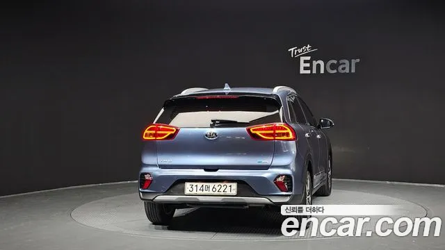 Kia Niro 2021 — фото 4