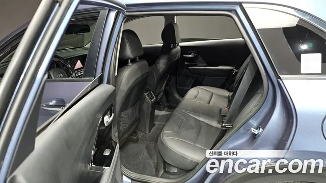 Kia Niro 2021 — фото 11