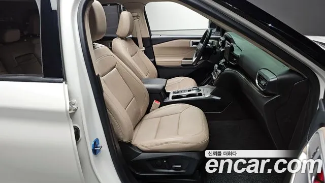 Ford Explorer 2022 — фото 10
