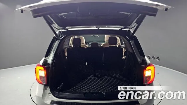 Ford Explorer 2022 — фото 20