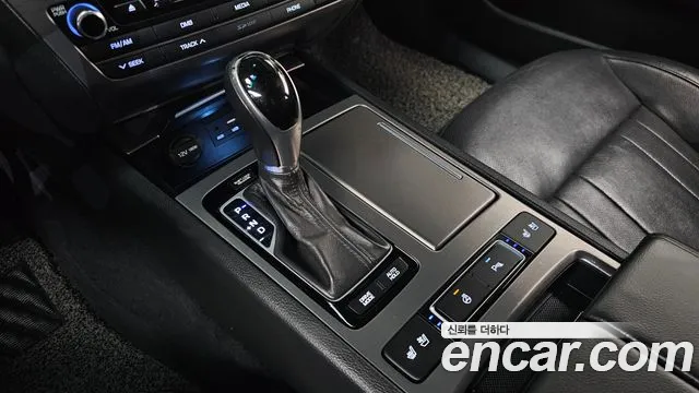 Hyundai Genesis 2016 — фото 9