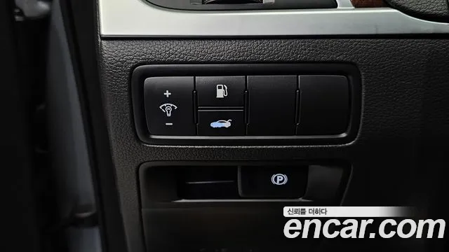 Hyundai Genesis 2016 — фото 14