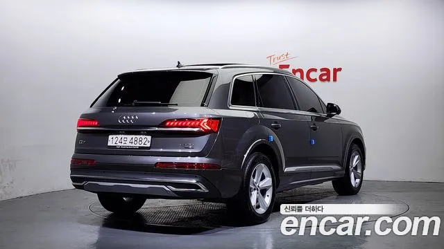 Audi Q7 2020 — фото 2