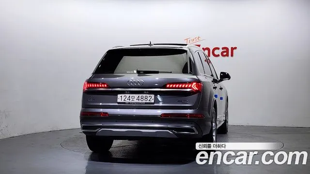 Audi Q7 2020 — фото 4