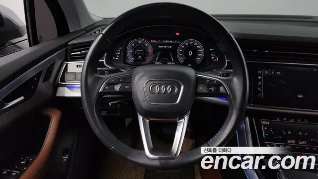 Audi Q7 2020 — фото 12